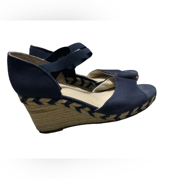 LifeStride Wedges with Memory Foam - Size 8 - Picture 1 of 5